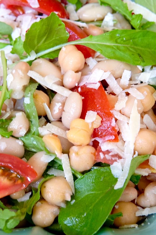 Garbanzo beans, cannellini beans, tomato and arugula dressed in light vinaigrette and garnished with shredded Grana Padano cheese.   